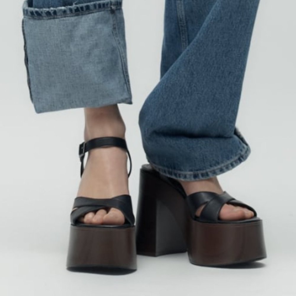 NWT Platform Wood Heel Round Toe Sandals - Picture 4 of 8